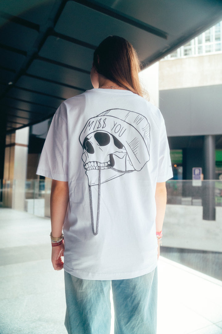 Camiseta oversized blanca calavera