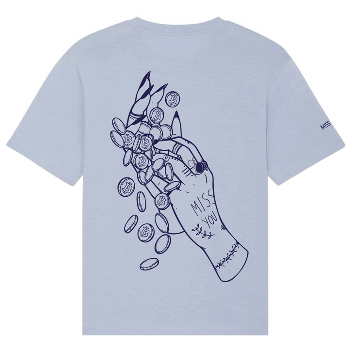 Camiseta azul sereno manos con tatuajes